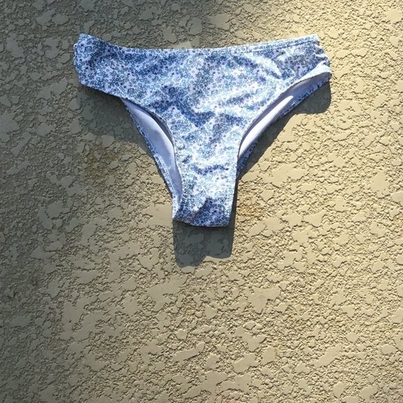 Shein bathing suit white top with blue flowered bottoms - Picture 3 of 4